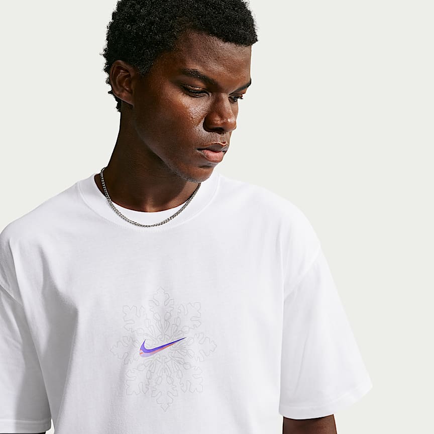 Nike Sportswear T-Shirt. Nike.com